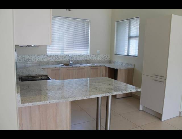 3 BEDROOM SIMPLEX FOR SALE IN MODDERFONTEIN